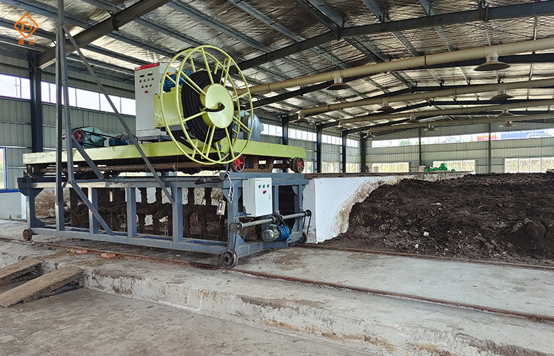 甘蔗渣發(fā)酵有機(jī)肥用哪款翻堆機(jī)好 甘蔗渣發(fā)酵有機(jī)肥用哪款翻堆機(jī)好